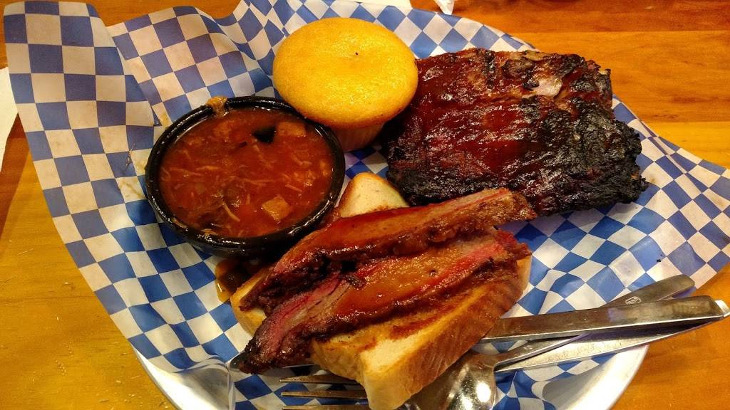 Famous Daves Bar-B-Que | 8330 Razorback Rd, Colorado Springs, CO 80920, USA | Phone: (719) 265-6227