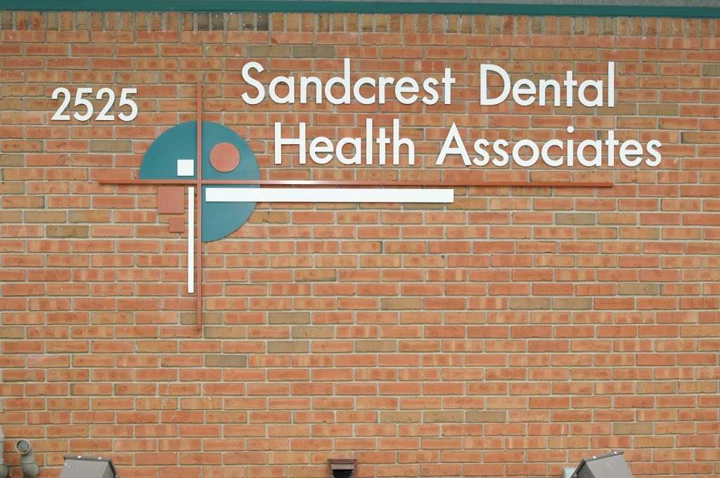 Sandcrest Dental Health LLC | 2525 Sandcrest Blvd, Columbus, IN 47203, USA | Phone: (812) 372-6165