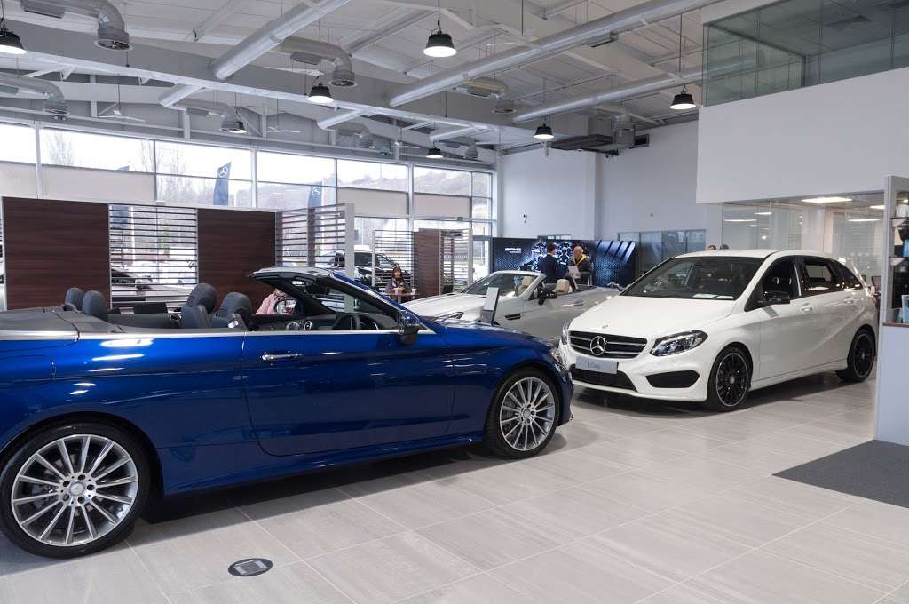 Mercedes-Benz Lakeside | Lakeside estate, Heron Way, Grays RM20 3WJ, UK | Phone: 01708 697944