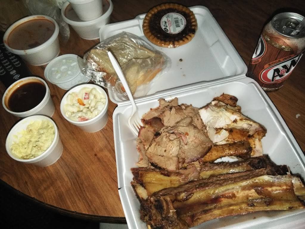 Moms Bar-B-Q | 1050 Imperial Hwy, Los Angeles, CA 90044, USA | Phone: (323) 756-8405