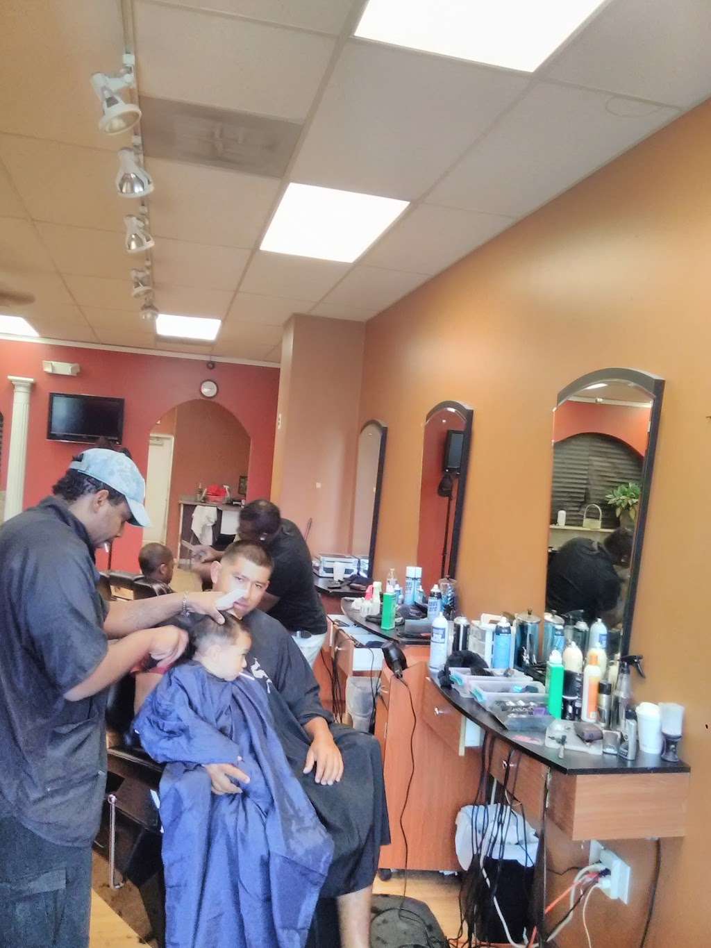 Nu Look Cutz Barber Salon | 2120 Emmorton Park Rd c, Edgewood, MD 21040, USA | Phone: (410) 612-2277