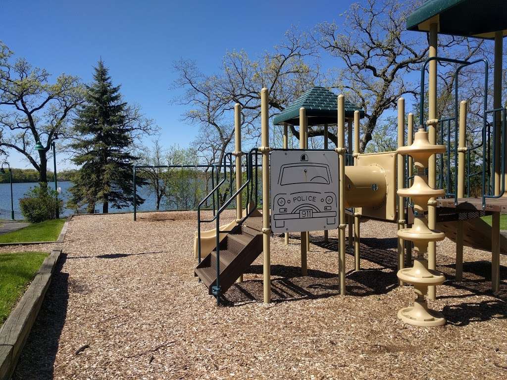 Breezewald Park | Lake Zurich, IL 60047, USA | Phone: (847) 438-5141