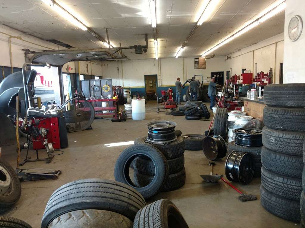 Pomps Tire | 2120 S Harding St, Indianapolis, IN 46221, USA | Phone: (317) 635-8467