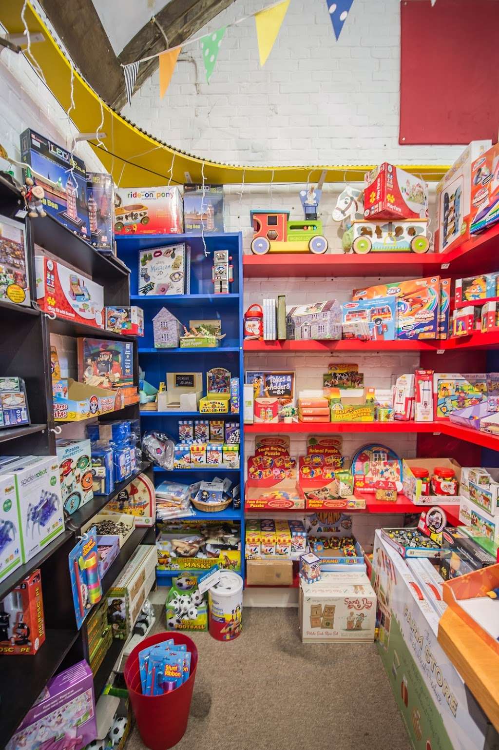 The Toy Shop at Hatfield House | Stable Yard Park, Hatfield AL9 5NQ, UK | Phone: 01707 271411