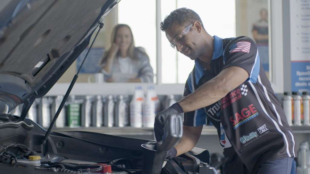 SpeeDee Oil Change & Auto Service | 985 N Main St, Providence, RI 02904, USA | Phone: (401) 453-4707