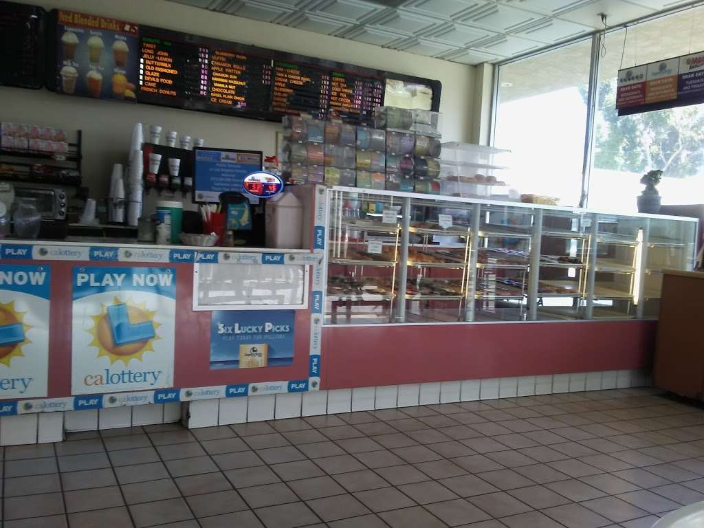 USA Donuts & Croissants | 10255 Colima Rd # A, Whittier, CA 90603, USA | Phone: (562) 941-0422