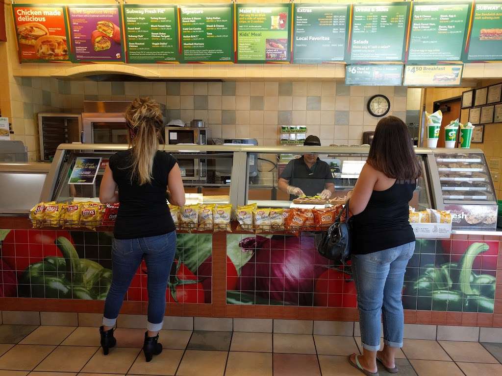 Subway Restaurants | Grand View Plaza, 13330 Ranchero Rd #2, Oak Hills, CA 92344 | Phone: (760) 995-3600