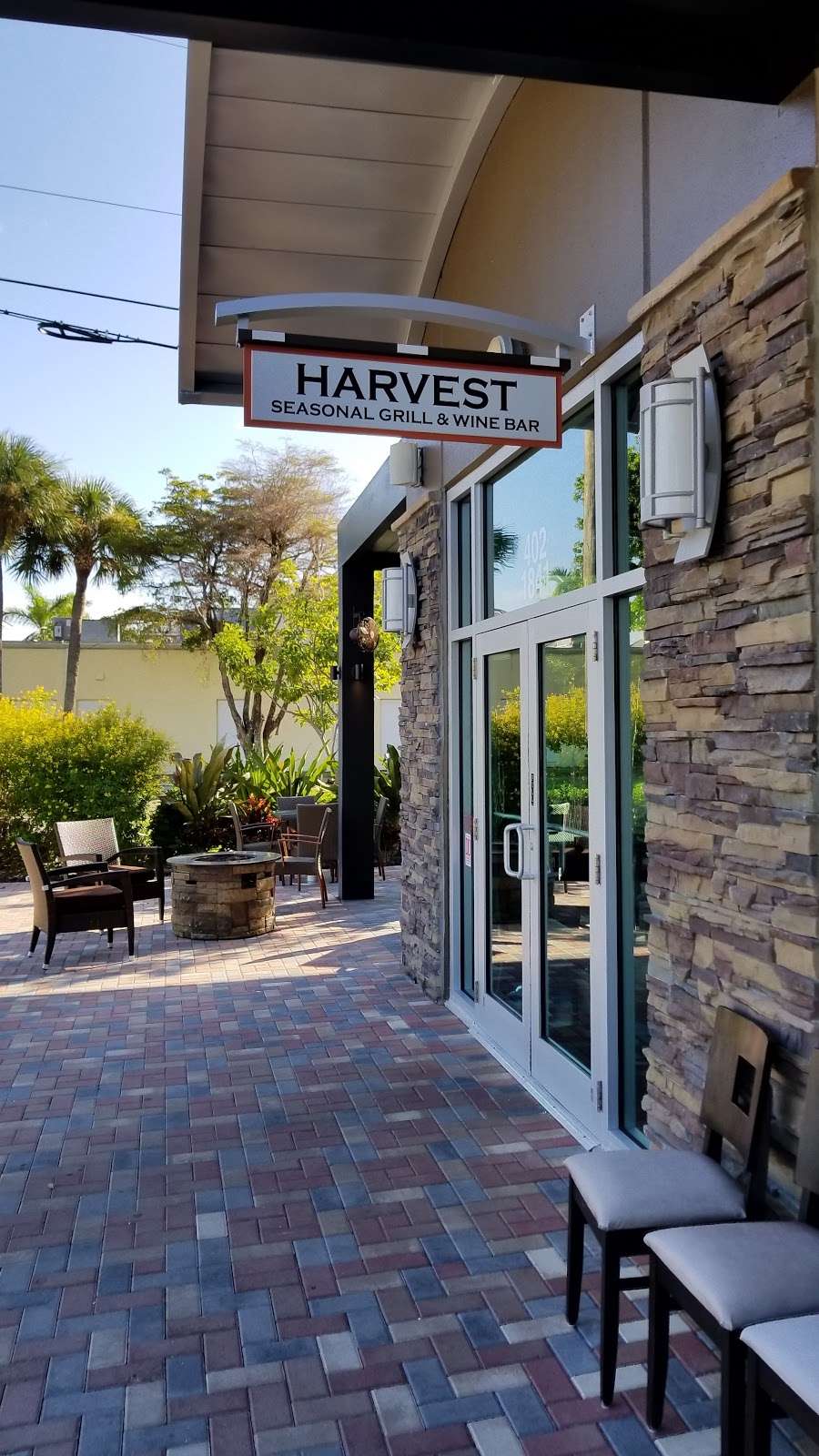 Harvest Seasonal Grill & Wine Bar – Delray Beach | 1841 S Federal Hwy #402, Delray Beach, FL 33483, USA | Phone: (561) 266-3239