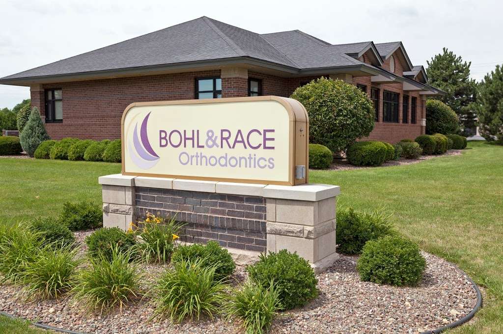 Race Orthodontics | 707 East Veterans Way, Mukwonago, WI 53149, USA | Phone: (262) 363-9933