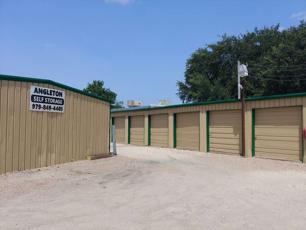 Angleton Self Storage | 105 E Hospital Dr, Angleton, TX 77515, USA | Phone: (979) 849-4405