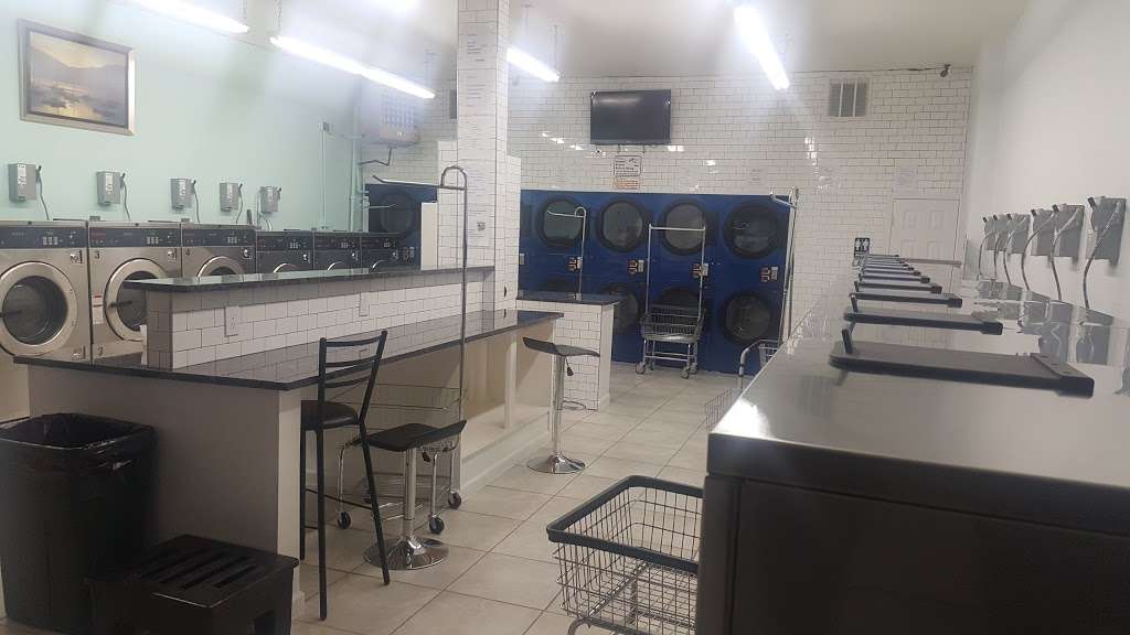 Loyola laundromat corp. | 2054 Wallace Ave, The Bronx, NY 10462, USA | Phone: (347) 657-0371