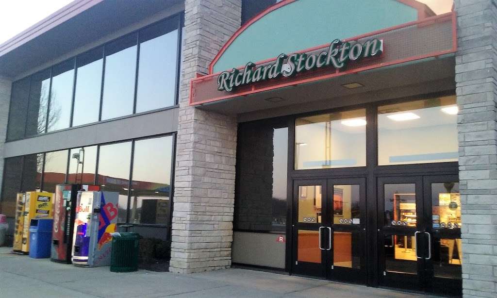 Richard Stockton Travel Plaza | New Jersey Turnpike South, Mile Post 58.7 South, Trenton, NJ 08620 | Phone: (609) 585-1155