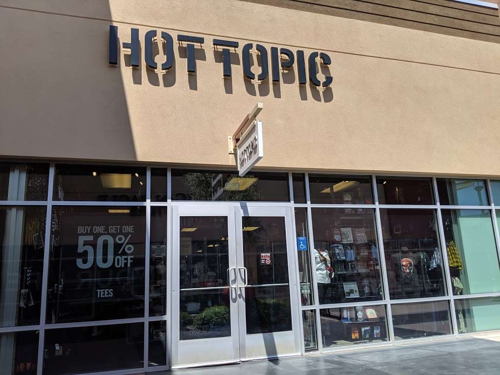 Hot Topic | 6800 N 95th Ave, Glendale, AZ 85305, USA | Phone: (623) 877-8126