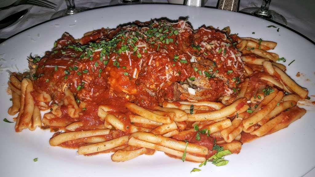 Italian American Club Restaurant | 2333 E Sahara Ave, Las Vegas, NV 89104 | Phone: (702) 457-3866