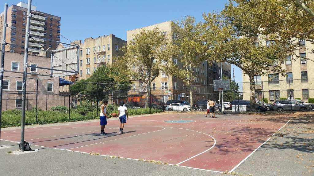 Brighton Beach Playground | Brighton 2nd St. &, Brightwater Ct, Brooklyn, NY 11235, USA | Phone: (212) 639-9675