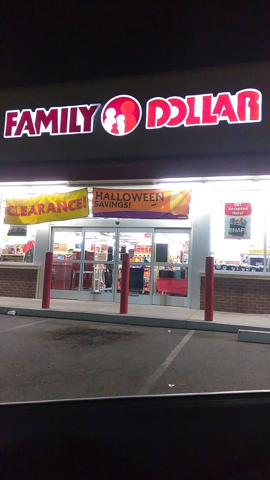 Family Dollar | 2550 W Van Buren St, Phoenix, AZ 85009 | Phone: (623) 242-2833