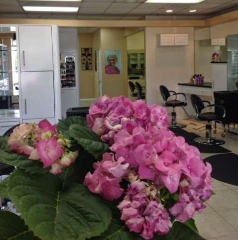 Valias Beauty Salon | 2105 US-1, Jupiter, FL 33477, USA | Phone: (561) 748-5064