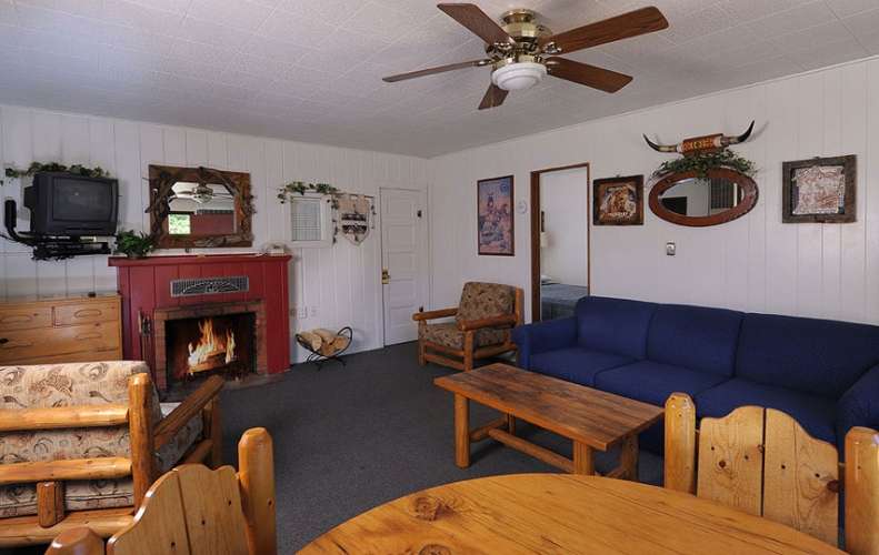 Brynwood on the River | 710 Moraine Ave, Estes Park, CO 80517, USA | Phone: (970) 586-3475