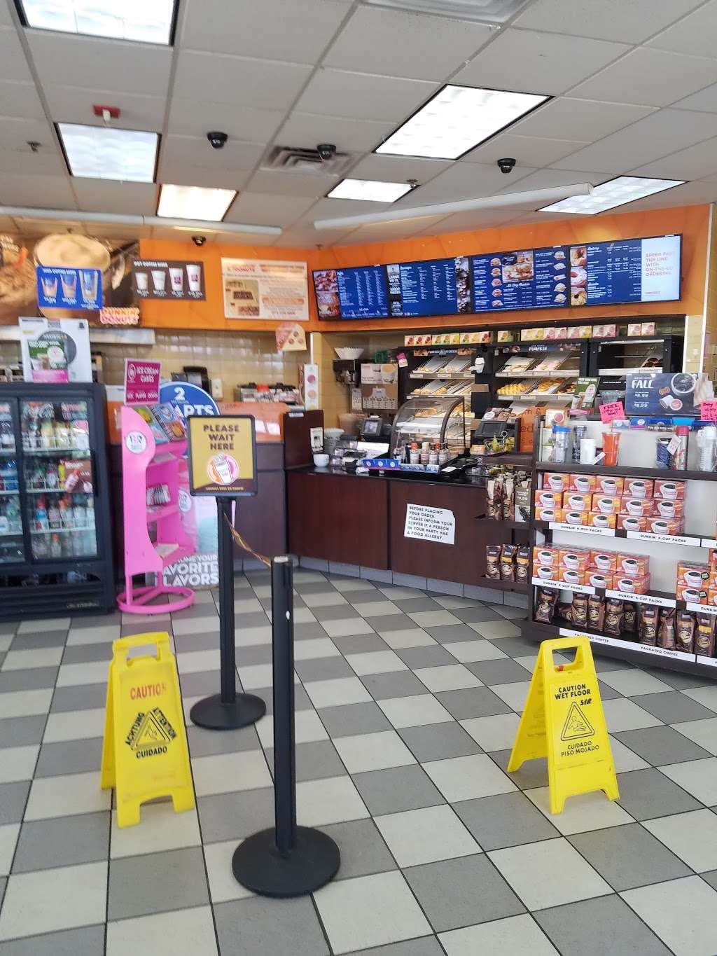 Dunkin Donuts | 14 Eisenhower Pkwy, Roseland, NJ 07068 | Phone: (973) 228-9808