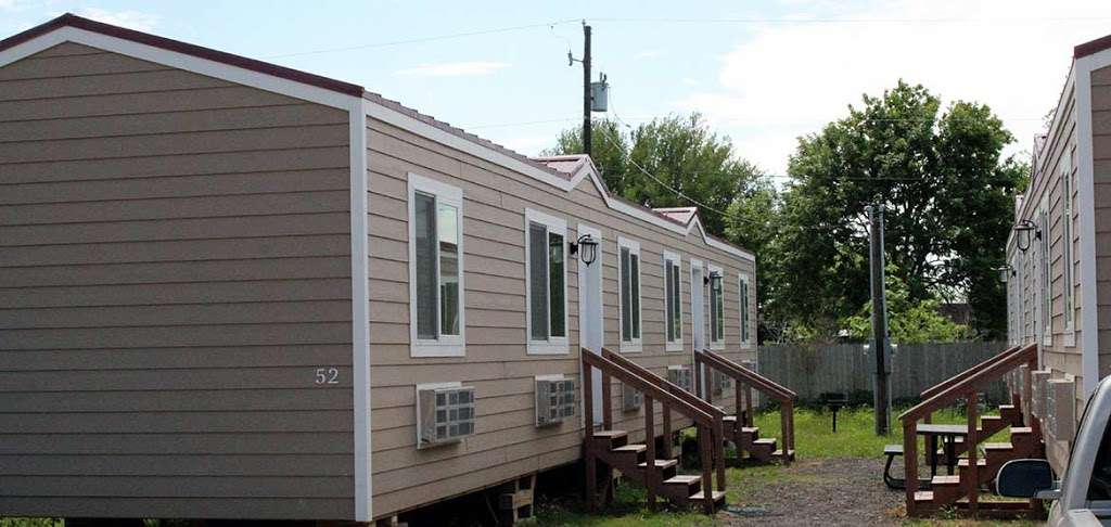 Markham RV and Mobile Home Park | 406 Farm to Market Rd 1468, Markham, TX 77456, USA | Phone: (979) 318-1517