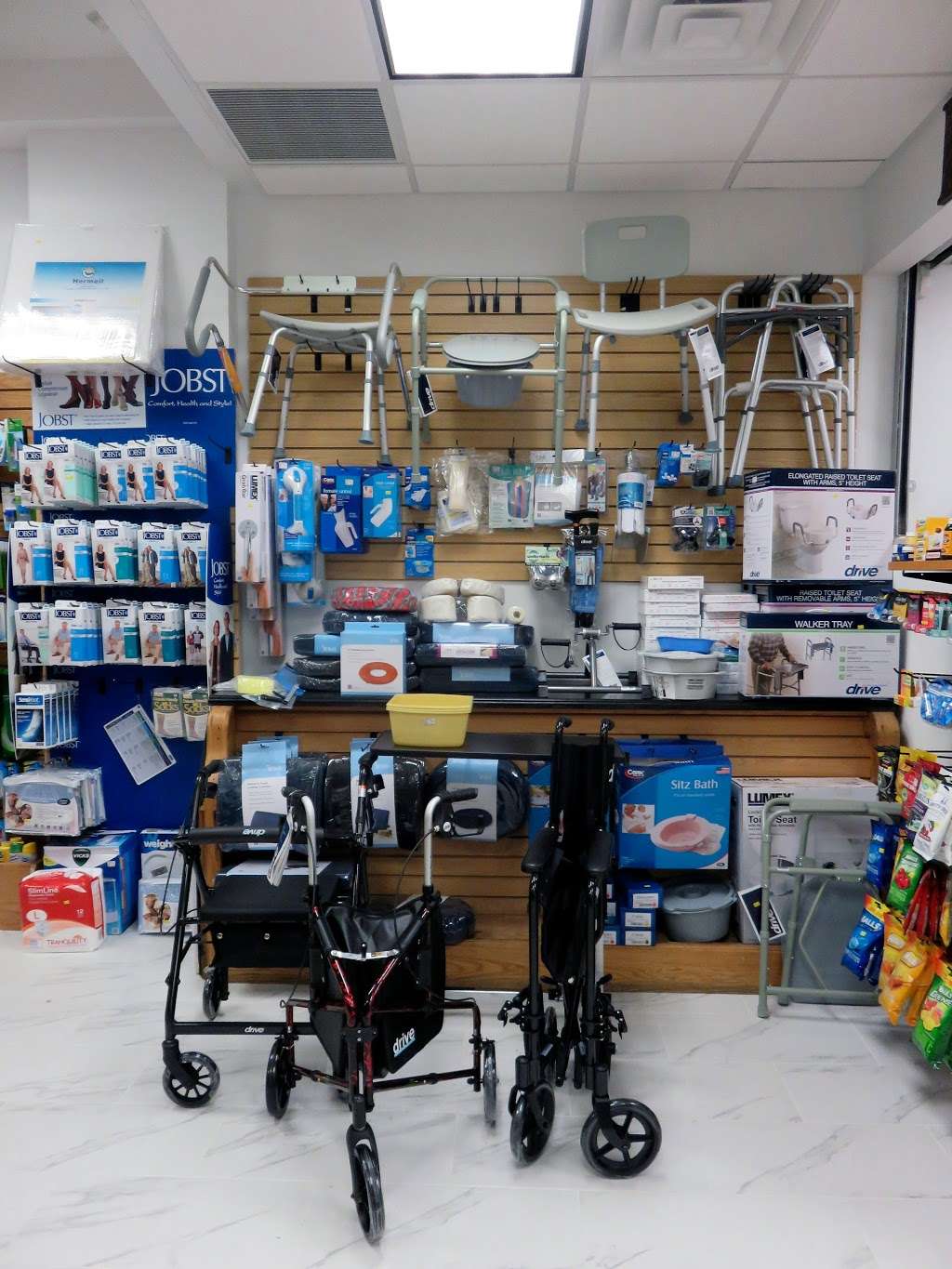 Town Pharmacy | 96 Horace Harding Blvd, Great Neck, NY 11020, USA | Phone: (516) 439-5380