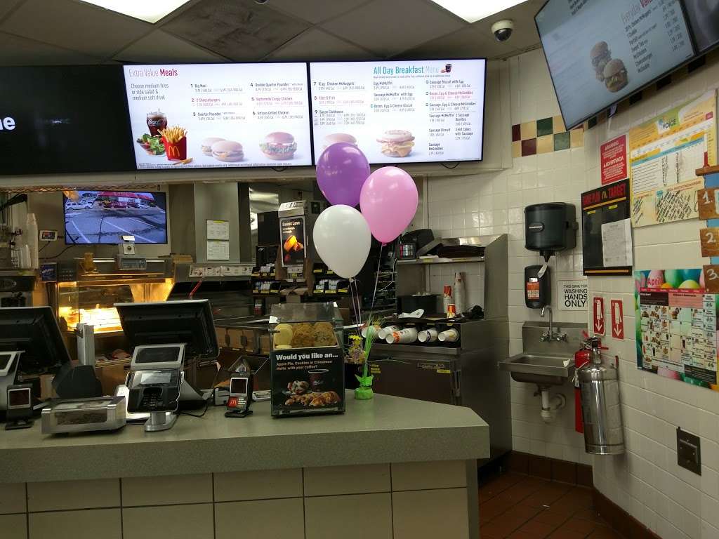 McDonalds | 2201 Pulaski Hwy, Edgewood, MD 21040, USA | Phone: (410) 676-2360