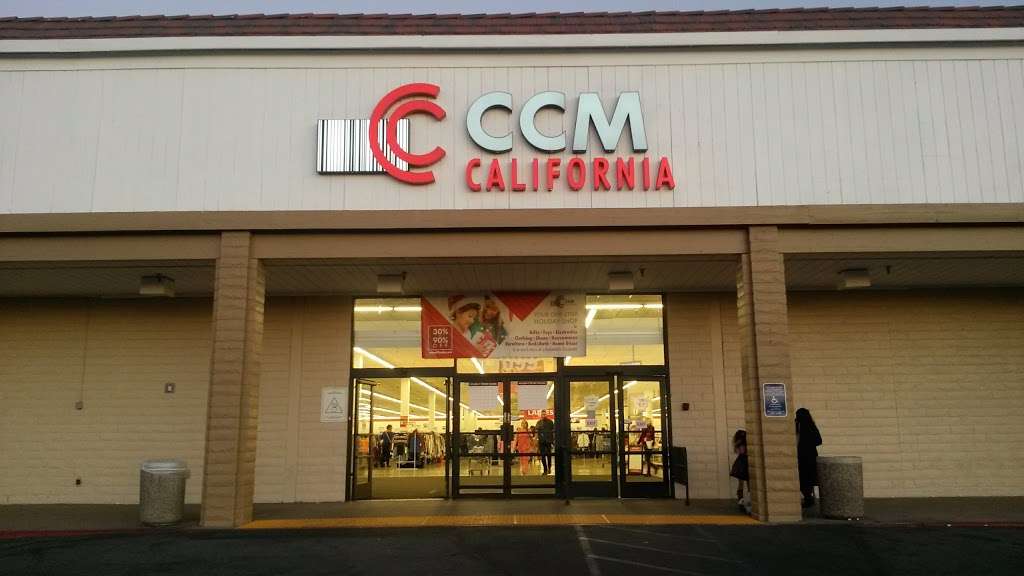 Treasure Hunt Fontana in 17099 Valley Blvd, Fontana, CA 92335, USA