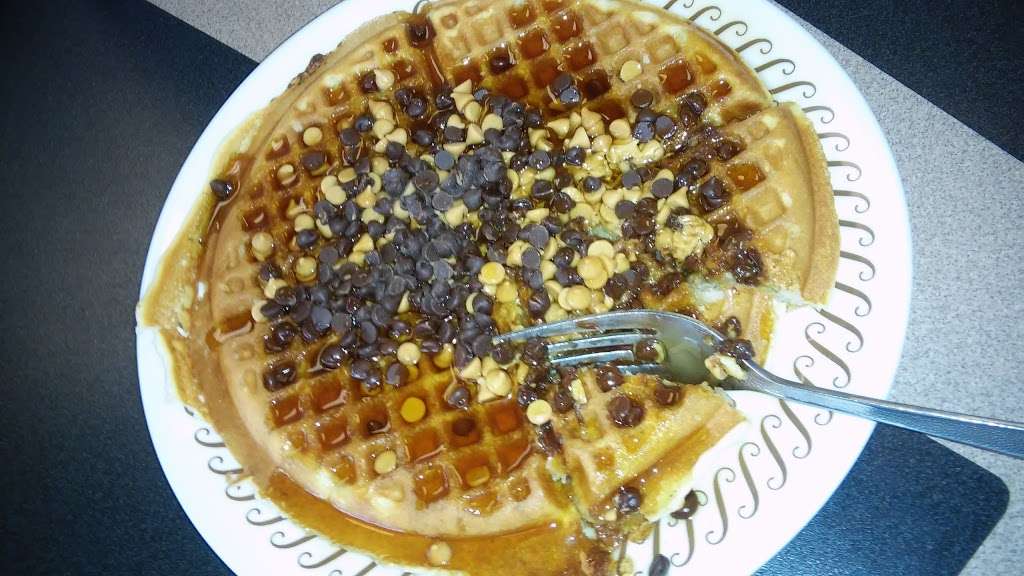 Waffle House | 4141 S Emerson Ave, Indianapolis, IN 46203, USA | Phone: (317) 780-1717