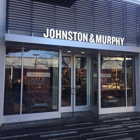 Johnston & Murphy | 182 Oakbrook Center, Oak Brook, IL 60523, USA | Phone: (630) 574-9040