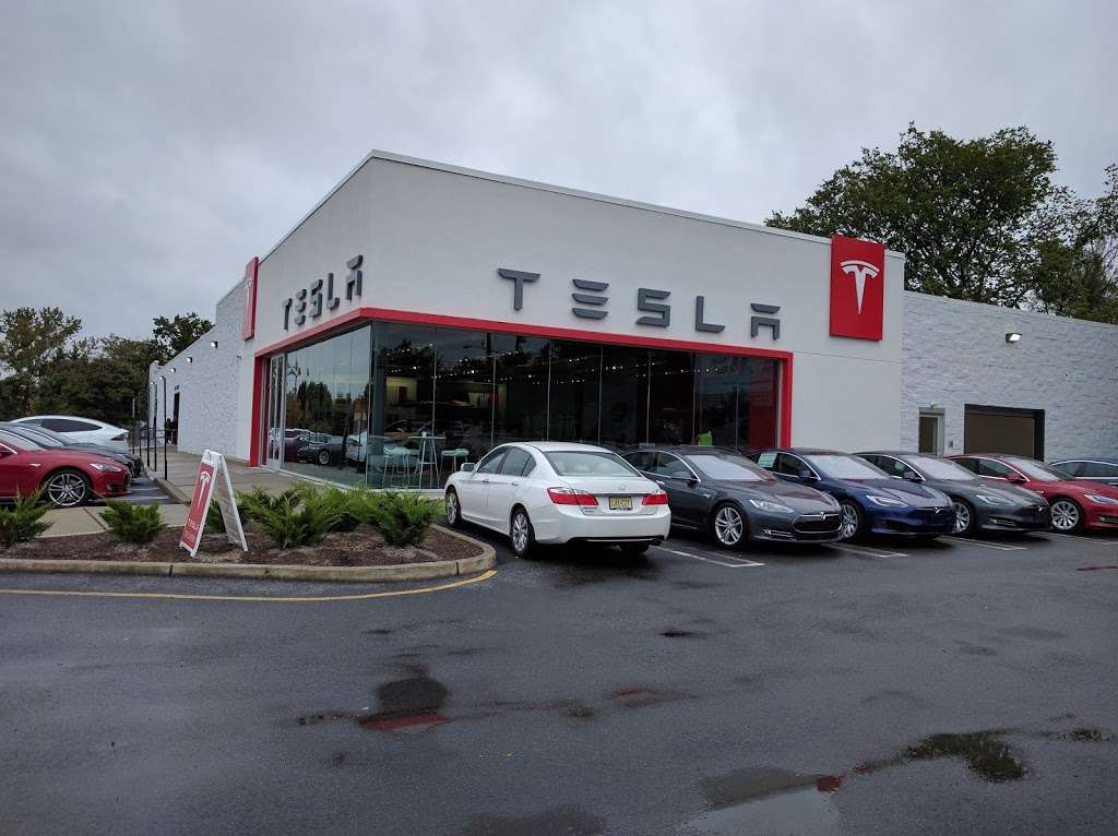 Tesla Service, Sales and Supercharger | 530 NJ-17, Paramus, NJ 07652, USA | Phone: (201) 225-2544