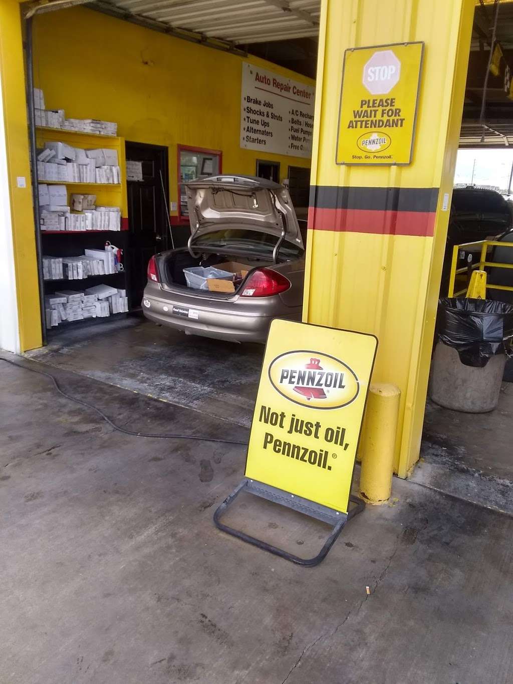 10 Minute Oil Change | 12416 Fondren Rd, Houston, TX 77035, USA | Phone: (713) 729-3939