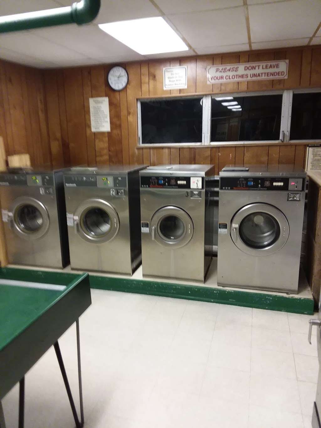 441 Coin Laundry | 1699 E Main St, Leesburg, FL 34748, USA | Phone: (352) 552-4814