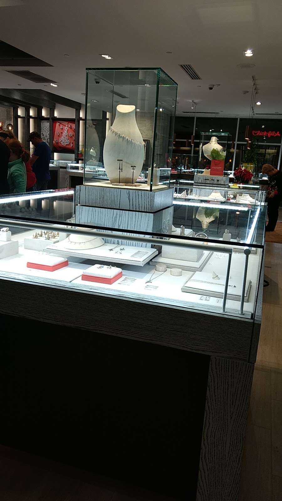 James Avery Artisan Jewelry | 5650 W Grand Pkwy S, Richmond, TX 77406, USA | Phone: (713) 860-8704