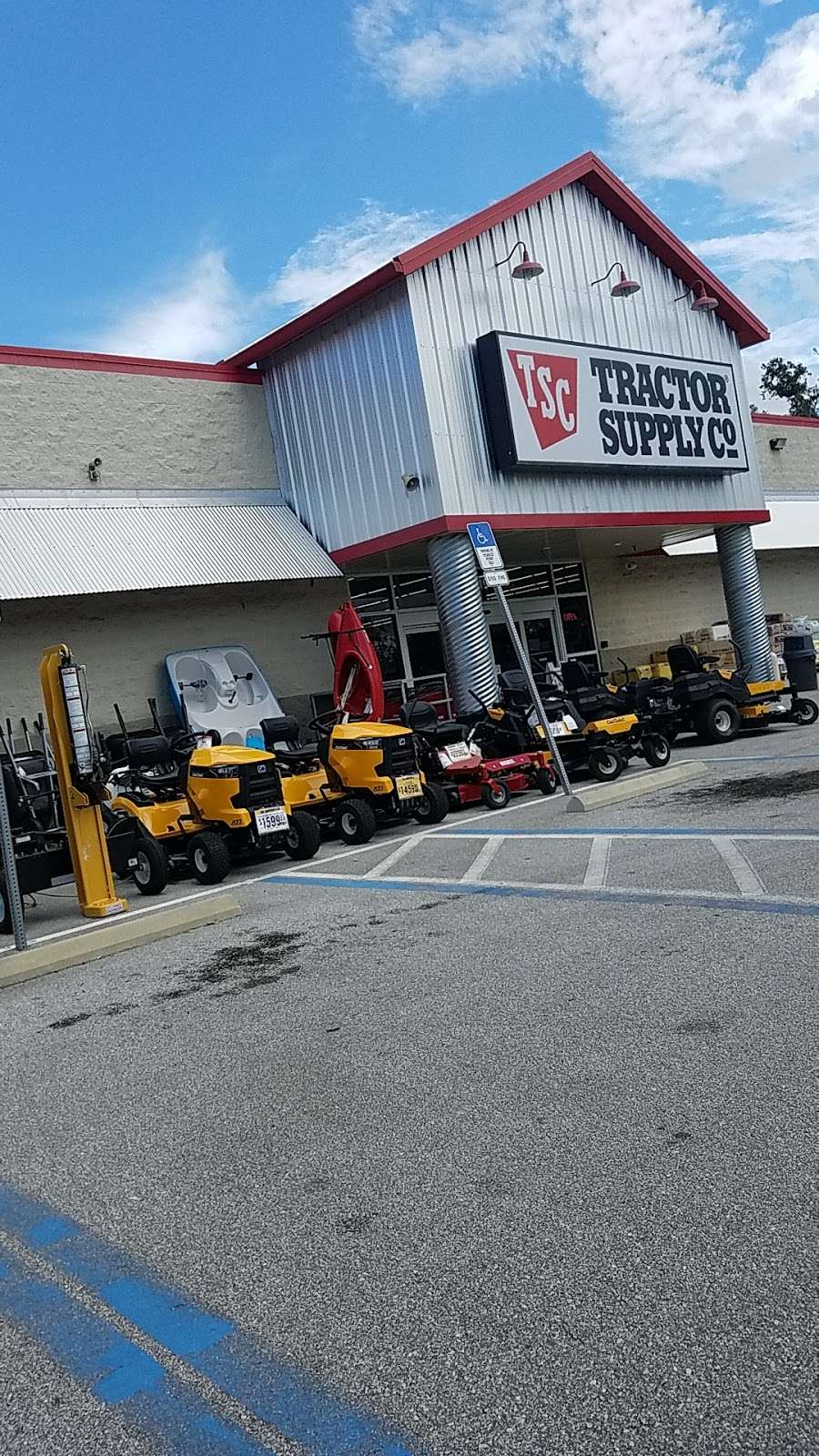 Tractor Supply Co. | 2619 Hwy 1, Mims, FL 32754, USA | Phone: (321) 269-4215