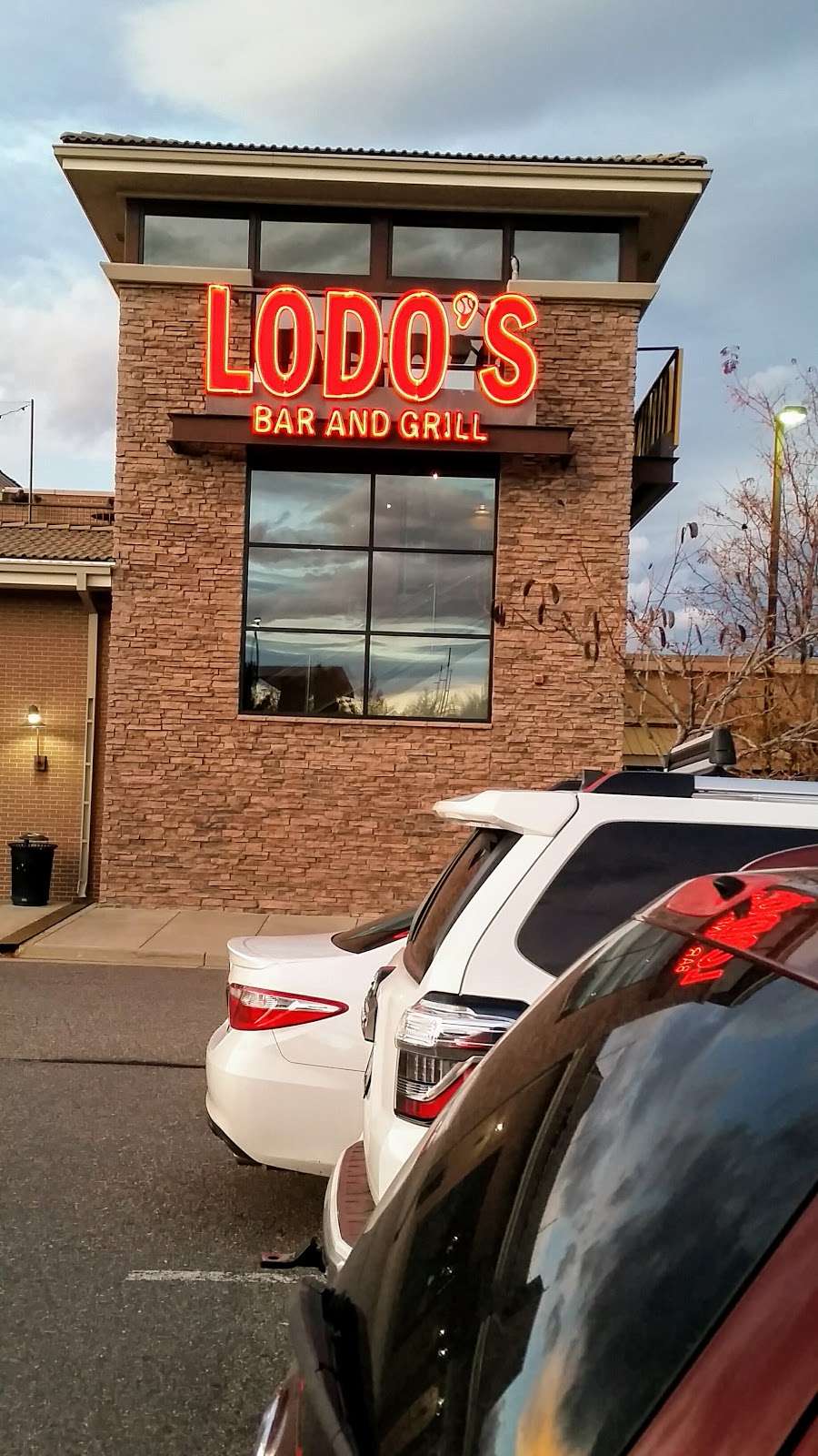 Lodos Bar & Grill | 3053 W 104th Ave, Westminster, CO 80031, USA | Phone: (303) 635-8025