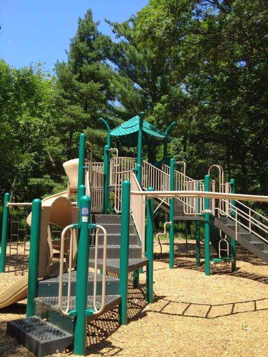 Tall Oaks Park | 5670 Angouleme Ln, Hoffman Estates, IL 60192 | Phone: (847) 885-7500