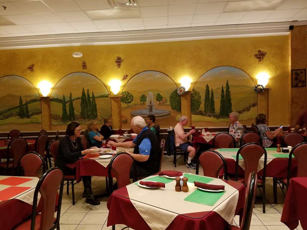 Pazza Luna Restaurant | 2932 Pleasant Hill Rd, Kissimmee, FL 34746, USA | Phone: (407) 847-9938