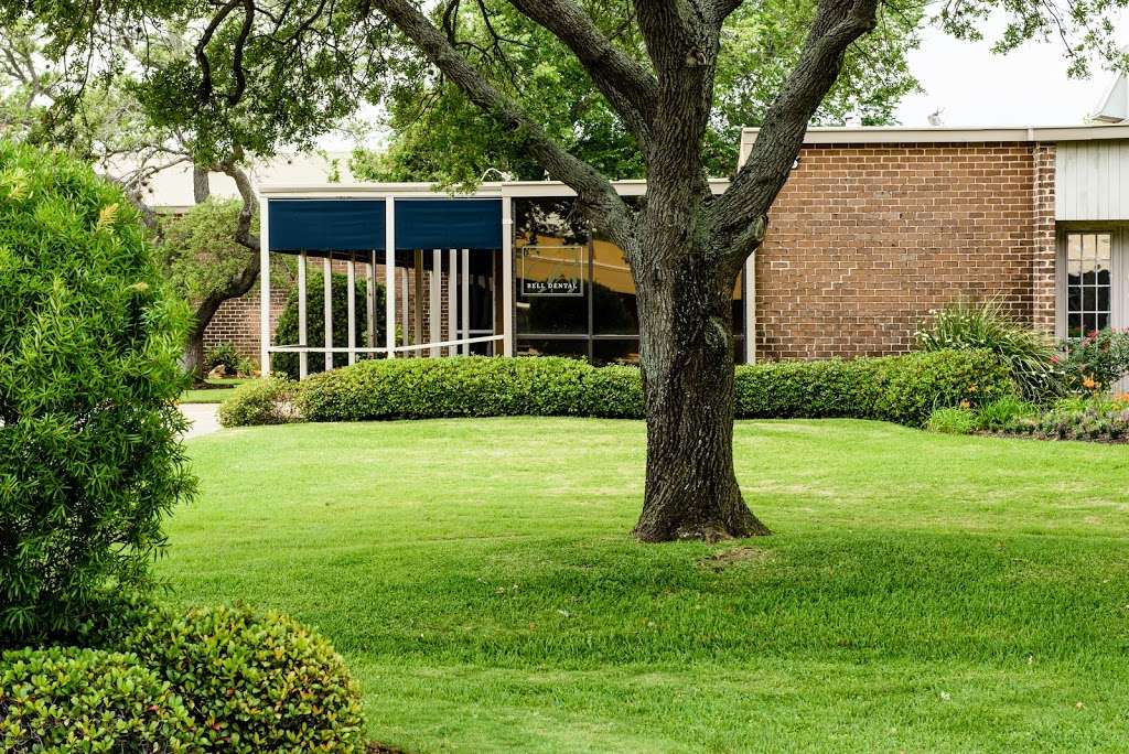 Brian Bell, DDS | 102 Flag Lake Dr, Lake Jackson, TX 77566, USA | Phone: (979) 297-1201