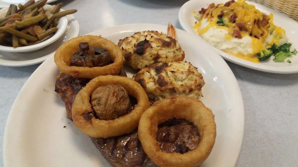 Double T Diner | 10741 Pulaski Hwy, White Marsh, MD 21162, USA | Phone: (410) 344-1020