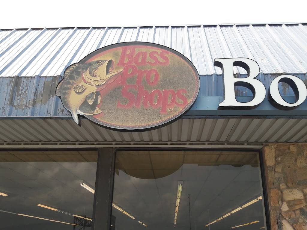 Bass Pro Shops/Cabela’s Boating Outlet Center | 9350 South Fwy, Fort Worth, TX 76140, USA | Phone: (817) 551-1219