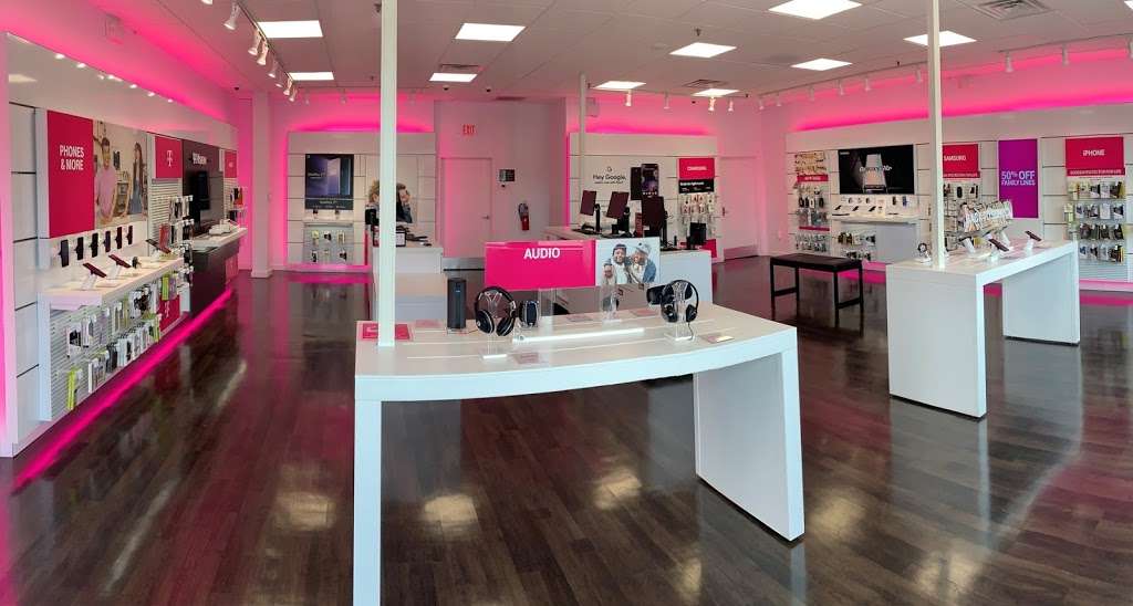 T-Mobile | 835 Roosevelt Ave, Carteret, NJ 07008, USA | Phone: (732) 523-4548