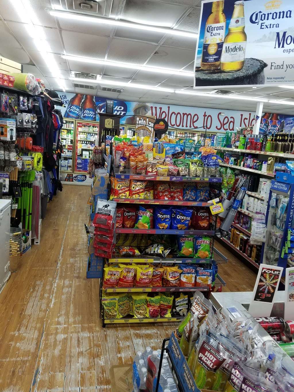 Sea Isle Supermarket | 22220 Termini-San Luis Pass Rd, Galveston, TX 77554, USA | Phone: (409) 737-4838