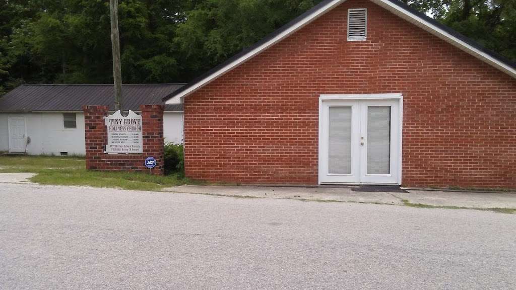 Tiny Grove Church | 71 State Rd S-13-512, Pageland, SC 29728, USA | Phone: (843) 672-5238