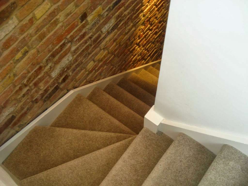 Craig Whiting Carpet Fitting Service | Victory House, Westcote Rd, Epsom KT19 8GF, UK | Phone: 07958 687901