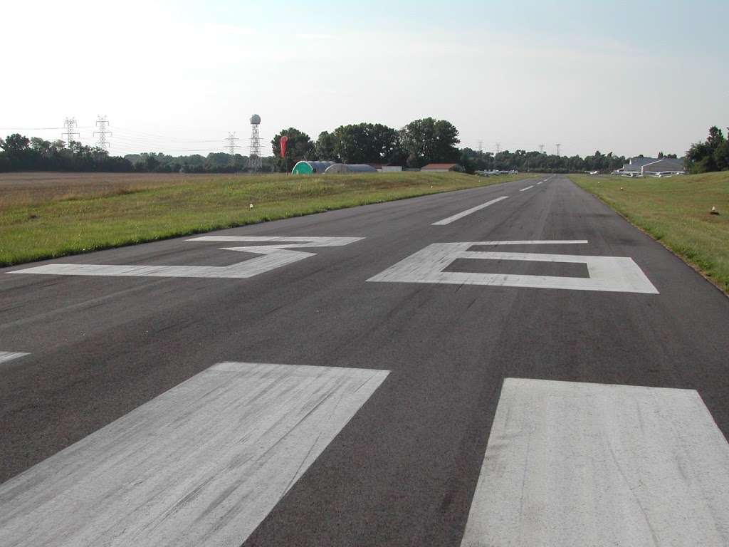 Freeway Airport Inc | 3900 Church Rd, Bowie, MD 20721, USA | Phone: (301) 390-6424