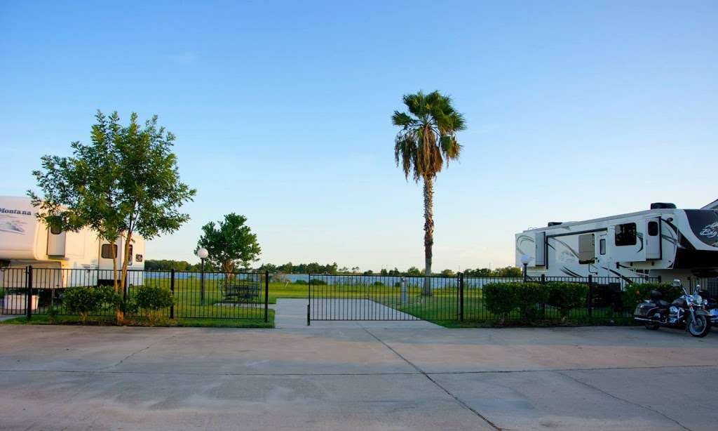 Houston East RV Resort | 11810 Interstate 10 East, Baytown, TX 77523, USA | Phone: (281) 383-3618