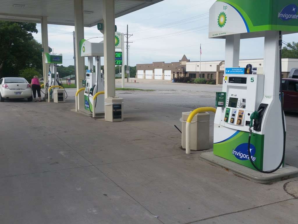 Rand Oil - BP | 304 S Metcalf Rd, Louisburg, KS 66053, USA | Phone: (913) 837-2416