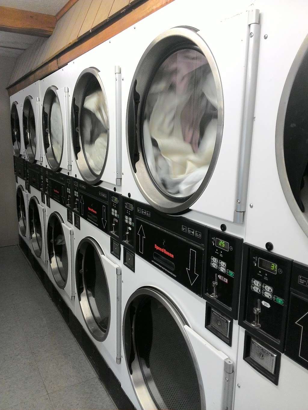 Christiana Laundry | 150 Water St, Christiana, PA 17509, USA | Phone: (610) 593-5298