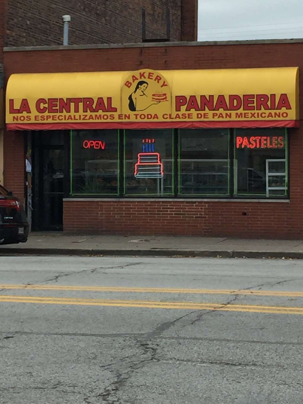 La Central Bakery | 4726 Indianapolis Blvd, East Chicago, IN 46312, USA | Phone: (219) 392-9069