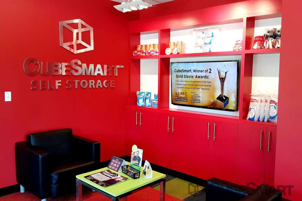 CubeSmart Self Storage | 11325 Westpark Dr, Houston, TX 77082, USA | Phone: (713) 532-4690